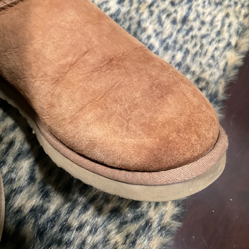 UGG BAILEY BUTTON MINI BOOTS - Picture 9 of 10